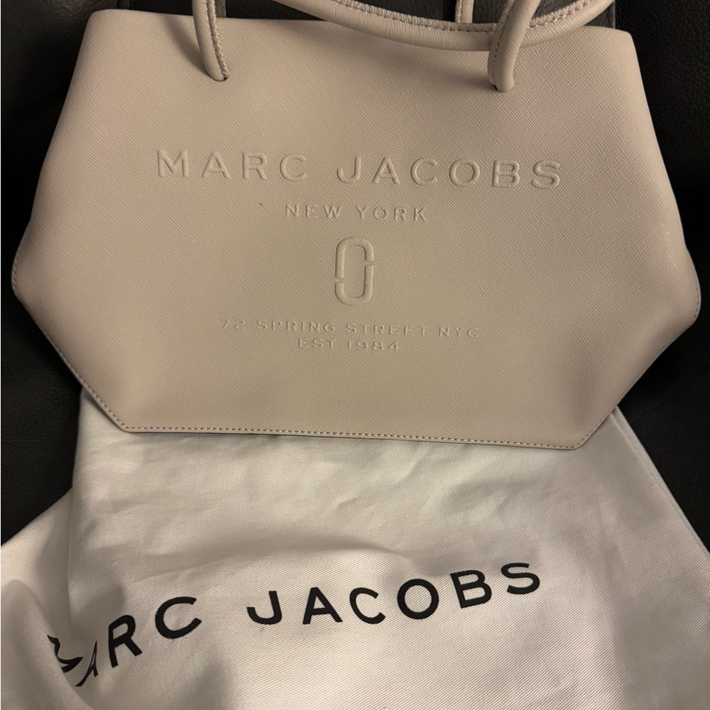 Marc Jacobs Cream Handbag - Picture 2 of 7